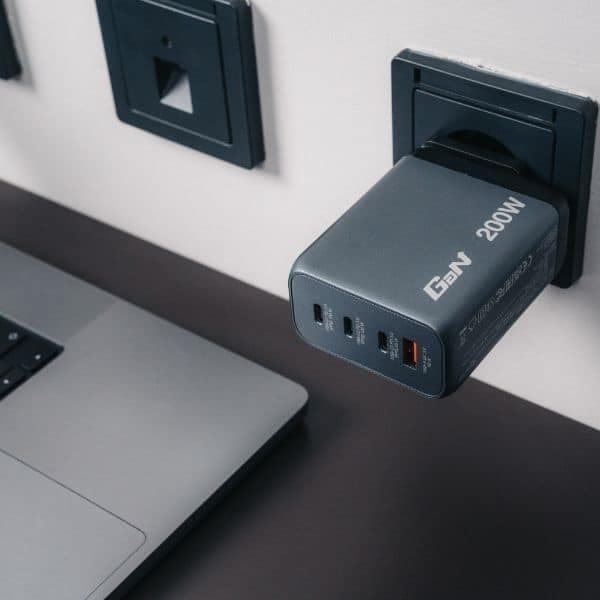 Verbatim Φορτιστής GaN 200W 3xUSB-C/USB-A + Αντάπτορας ΕΕ/ΗΒ/ΗΠΑ GNC-200 32204 6