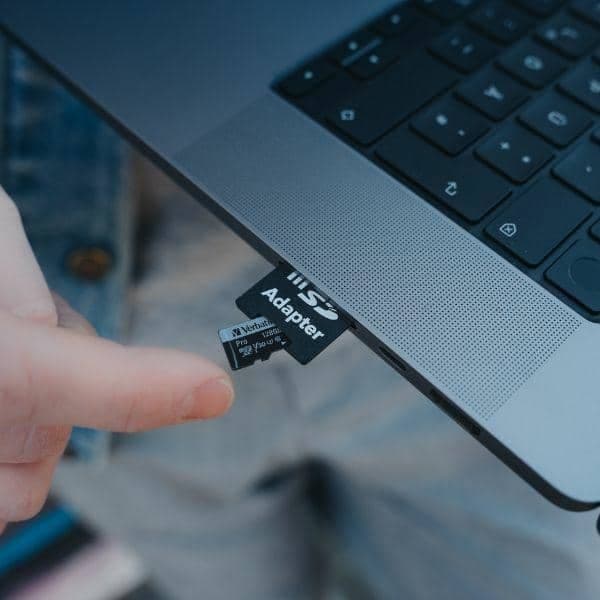 Verbatim Κάρτα microSD 128GB + αντάπτορας Pro U3 μαύρο 3