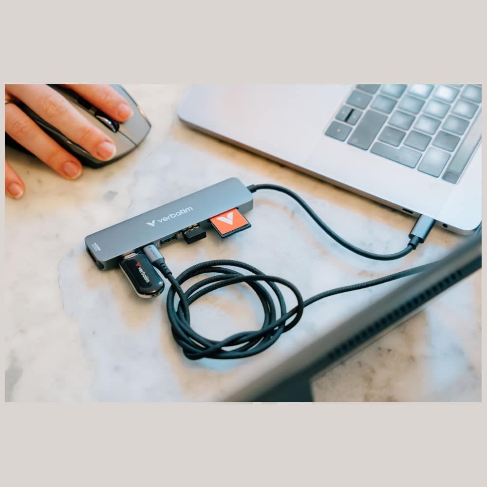 Hub Verbatim HDMI/USB-C 3.2/USB-C/2xUSB-A 3.2/SD/microSD αλουμινίου 32158 12